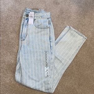 Brand New American Eagle Boyfriend Jeans